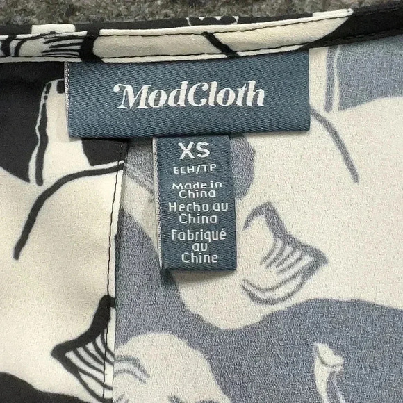 ModCloth Elephant Day Parade Black & White Long Sleeve Top Blouse Size XS - Picture 3 of 5